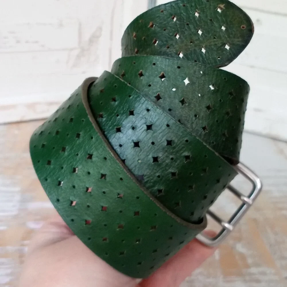 J. Jill Olive Green Leather Belt Small Star Cutout Boho Western Grunge Vintage